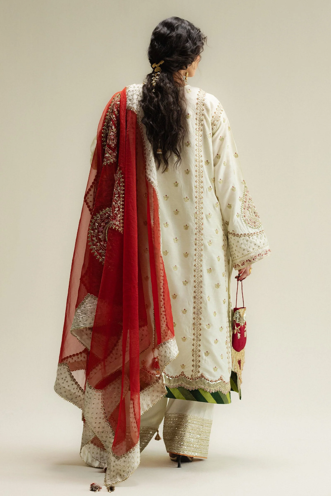 ZARA SHAHJAHAN | WEDDING UNSTITCHED'25- SOZ