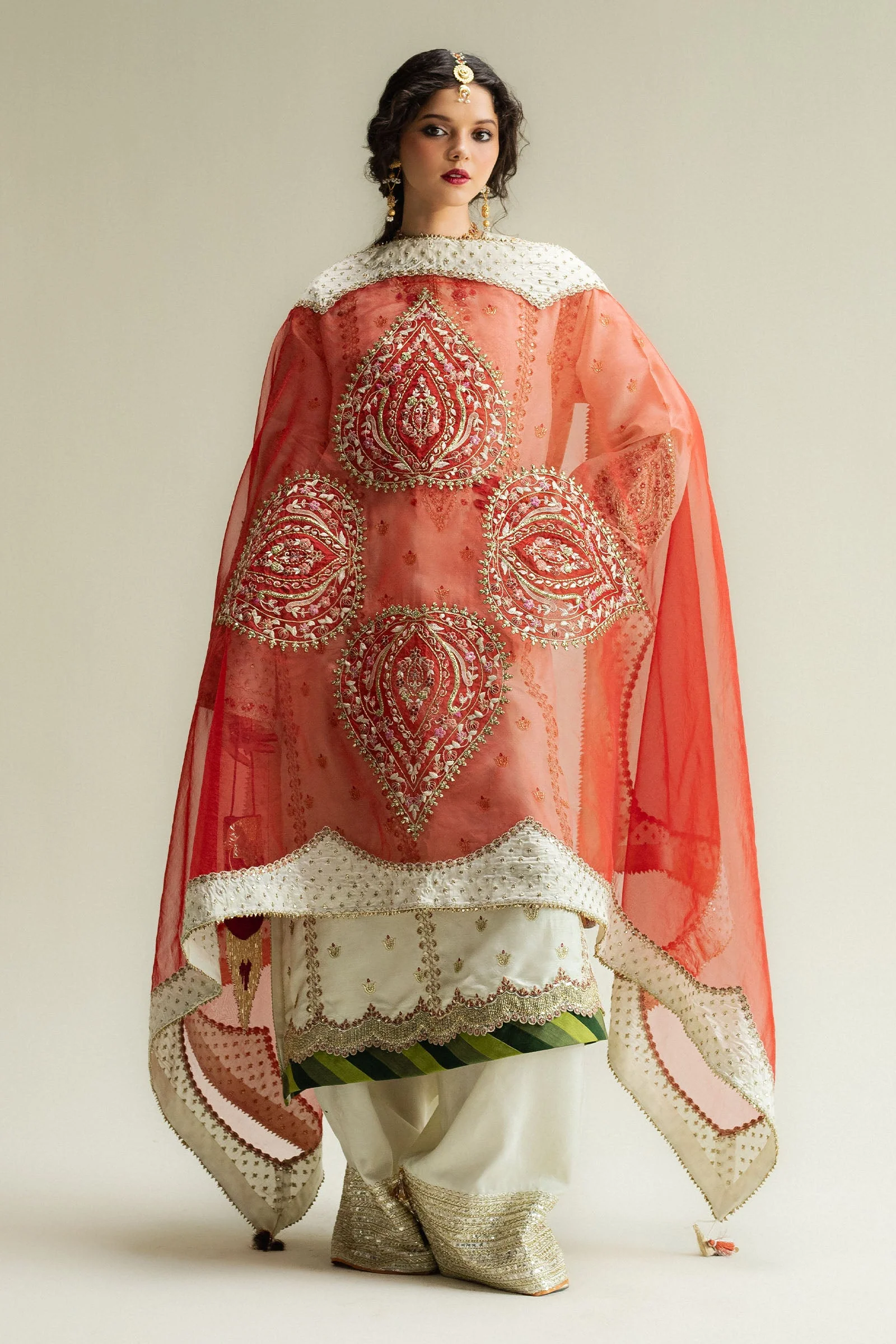 ZARA SHAHJAHAN | WEDDING UNSTITCHED'25- SOZ