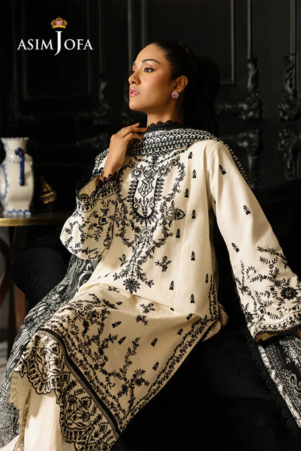 ASIM JOFA |AJMCH-02 EMBROIDERED CAMBRIC UNSTITCHED 3 PCS