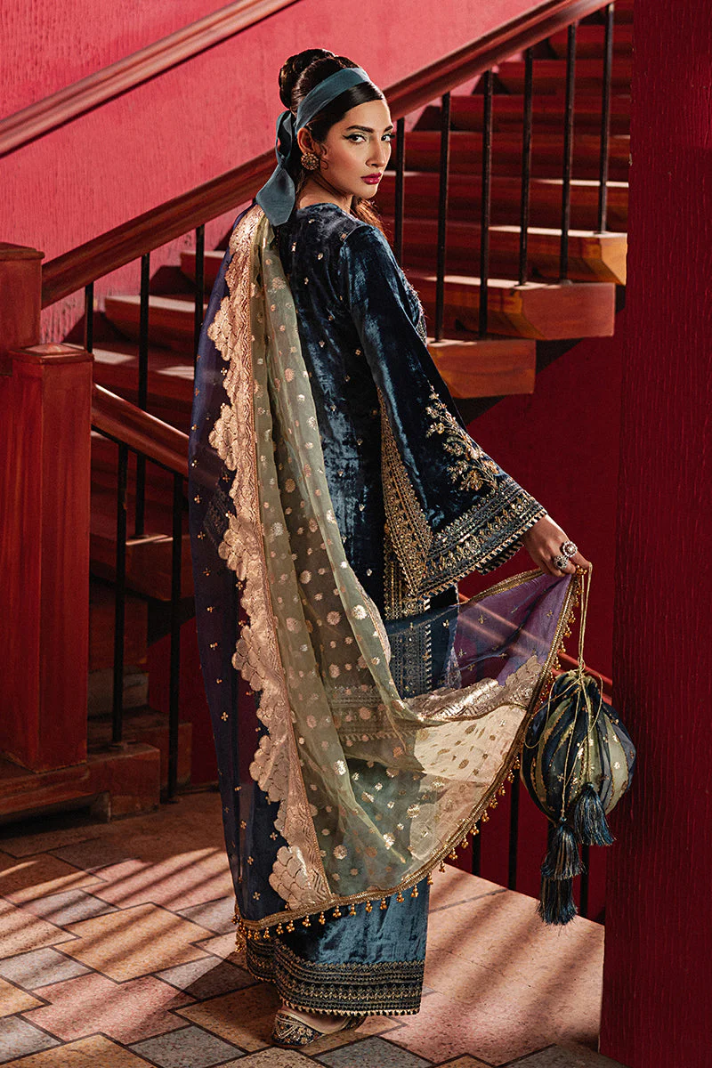 Mohsin Naveed Ranjha Roxy Cinema Velvet Edit FW 24/25 - Neelo