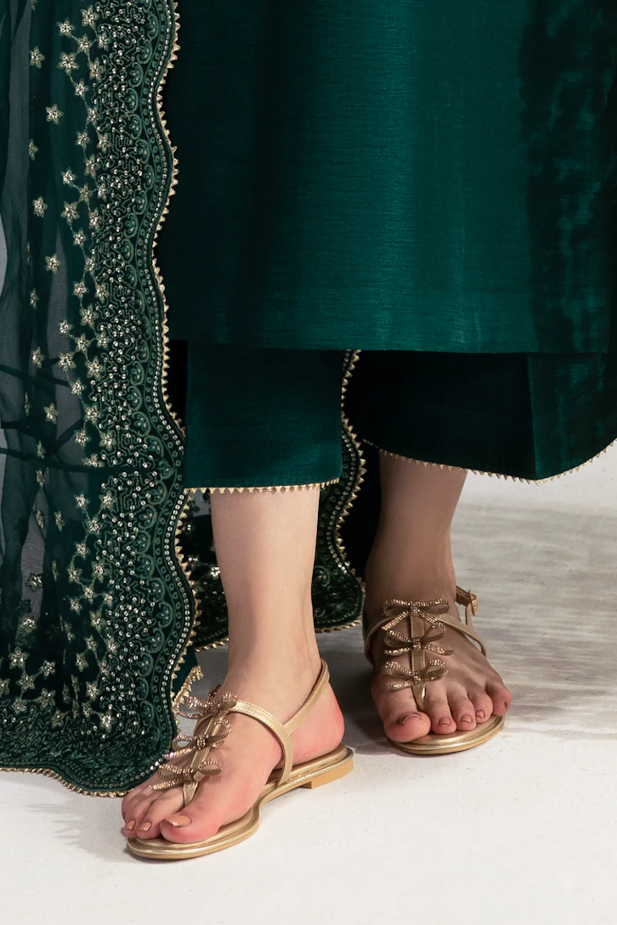 Zaib|The Wedding Shop '25 - CAOVILLA GOLDEN FLAT SANDALS (ZBN-25003)