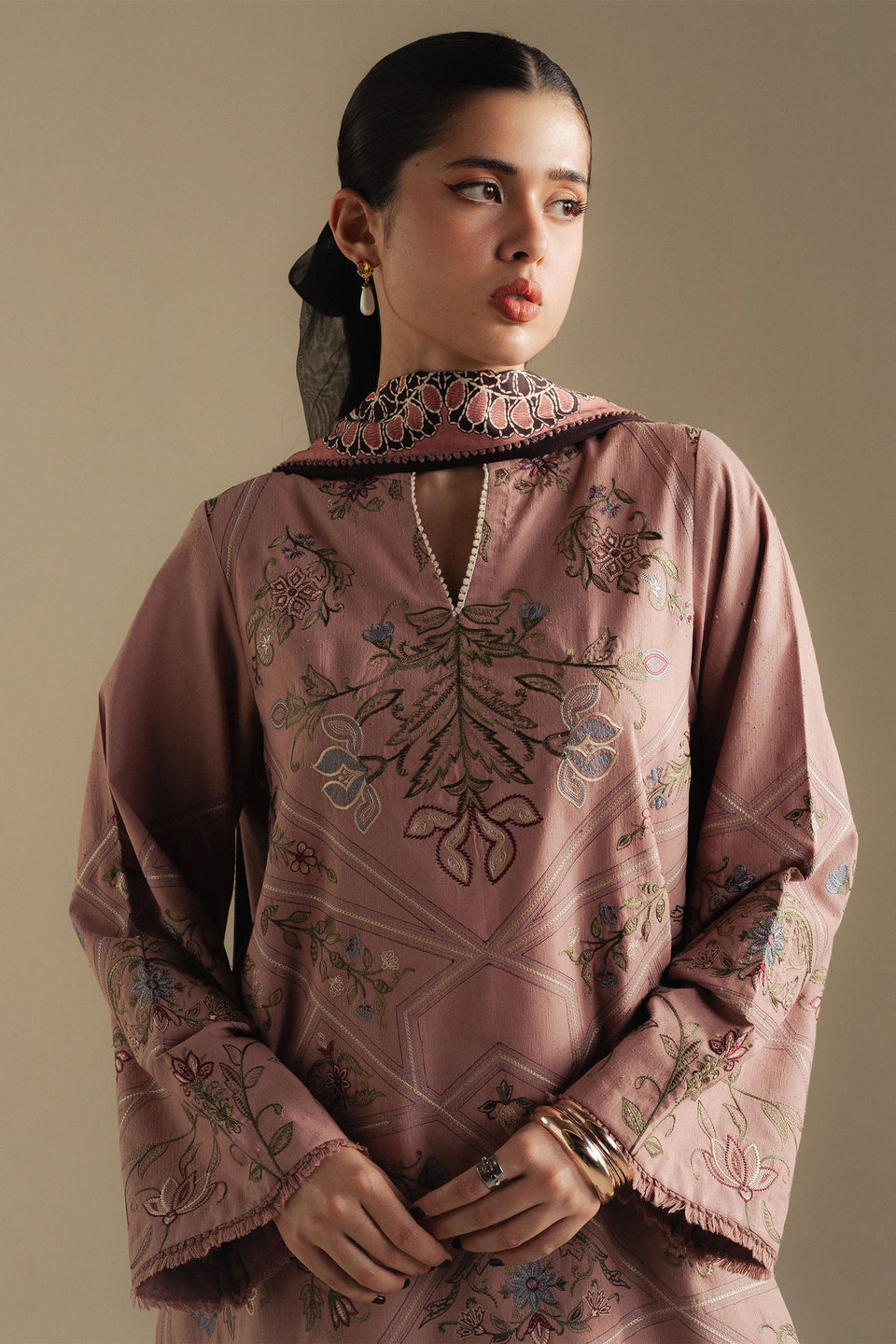 COCO BY ZARA SHAHJAHAN |WINTER UNSTITCHED'25-CORAL- 4A