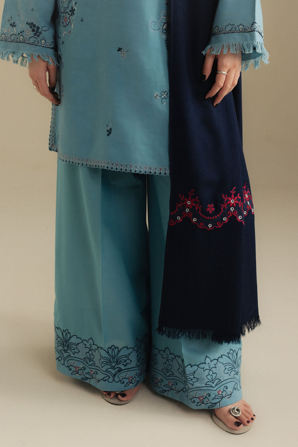 COCO BY ZARA SHAHJAHAN | WINTER UNSTITCHED'25-LAUREL - 9B