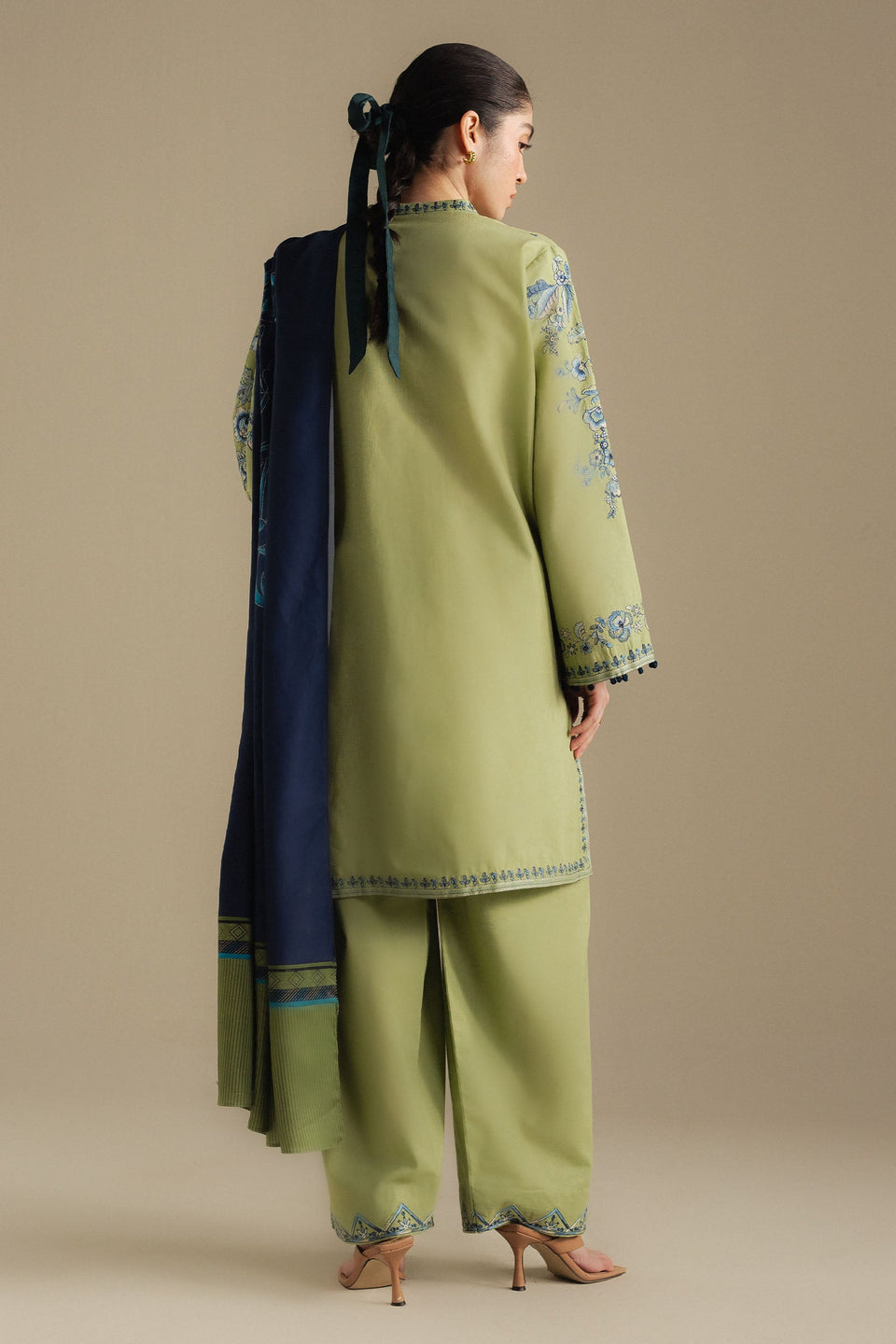 COCO BY ZARA SHAHJAHAN |WINTER UNSTITCHED'25-SNOWDROP -10B