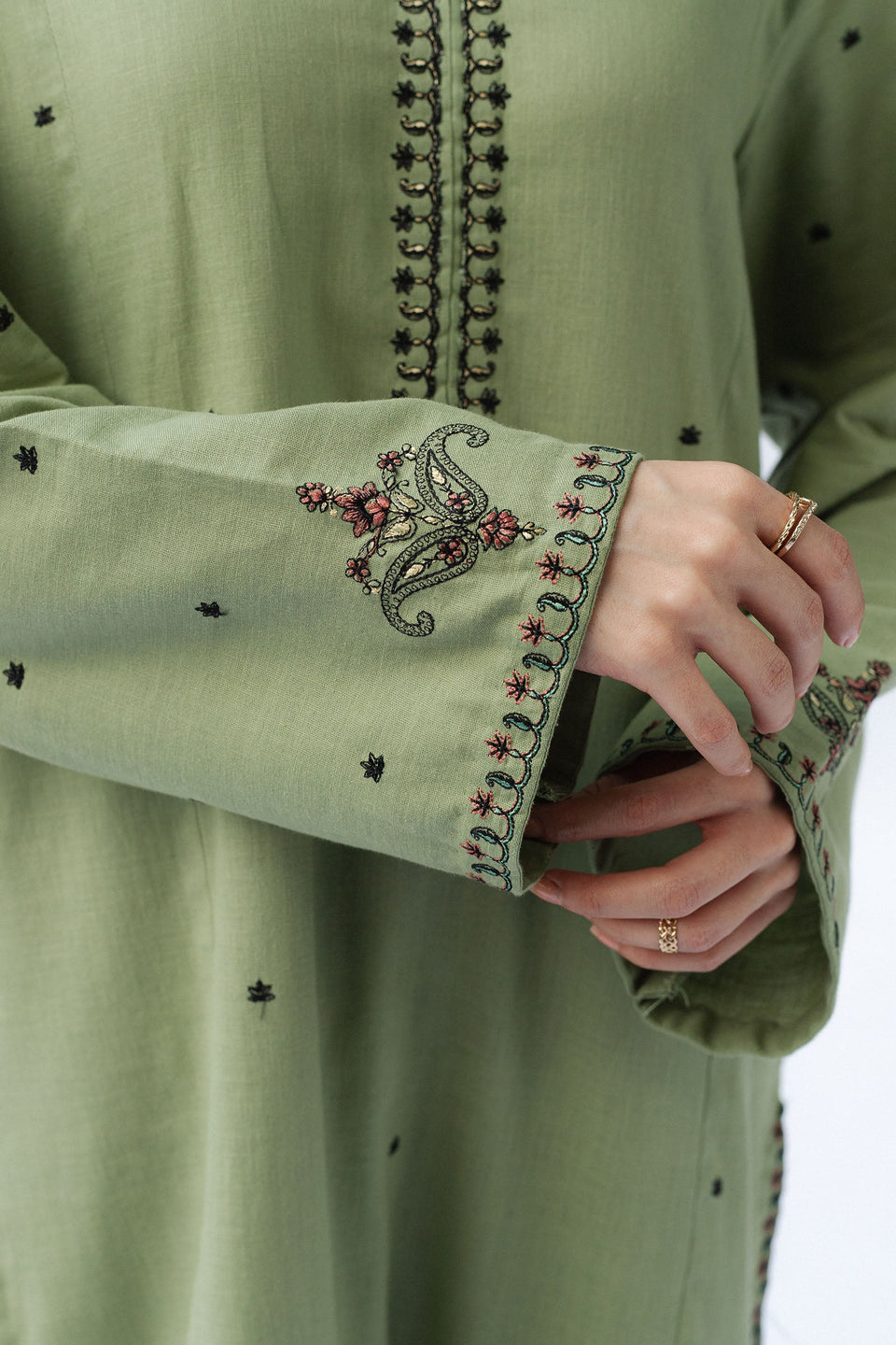 ZARA SHAHJAHAN |A\W 2025 - PINE