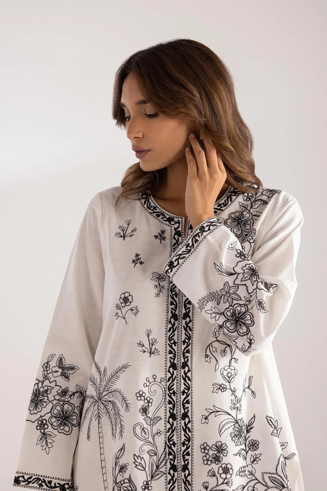 Sana safinaz|Pre-Fall Collection '25 - Stitched Jacquard Embroidered Shirt SS25SGE433