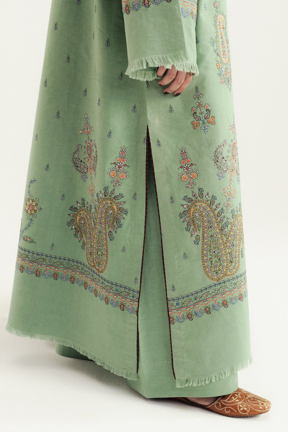 ZARA SHAHJAHAN | WINTER UNSTITCHED '25 - KERAN
