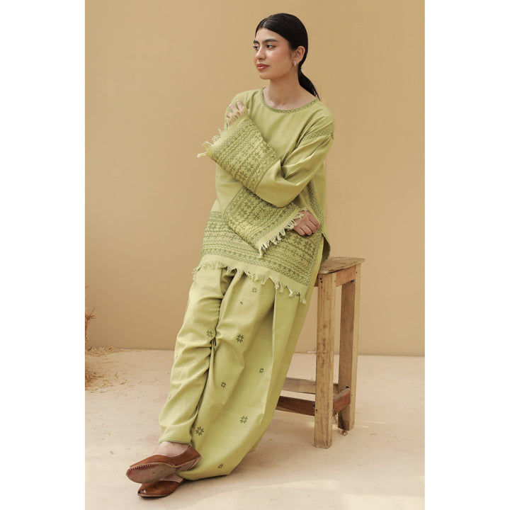 DYOT |FALL WINTER '25 - AVOCADO GREEN OUTFIT