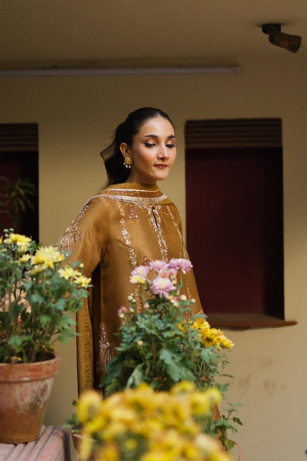 Ansab Jahangir |Nina