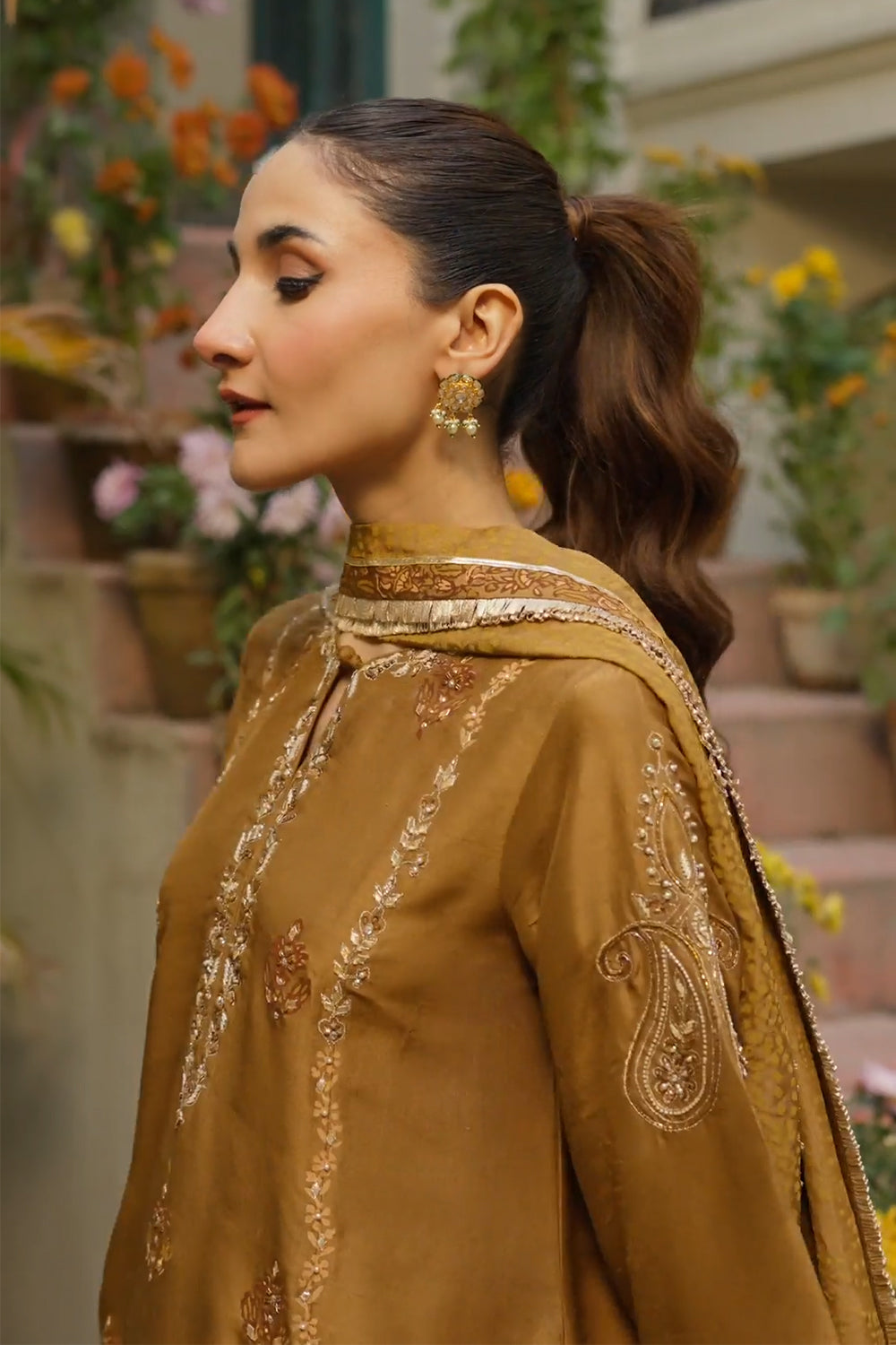Ansab Jahangir |Nina