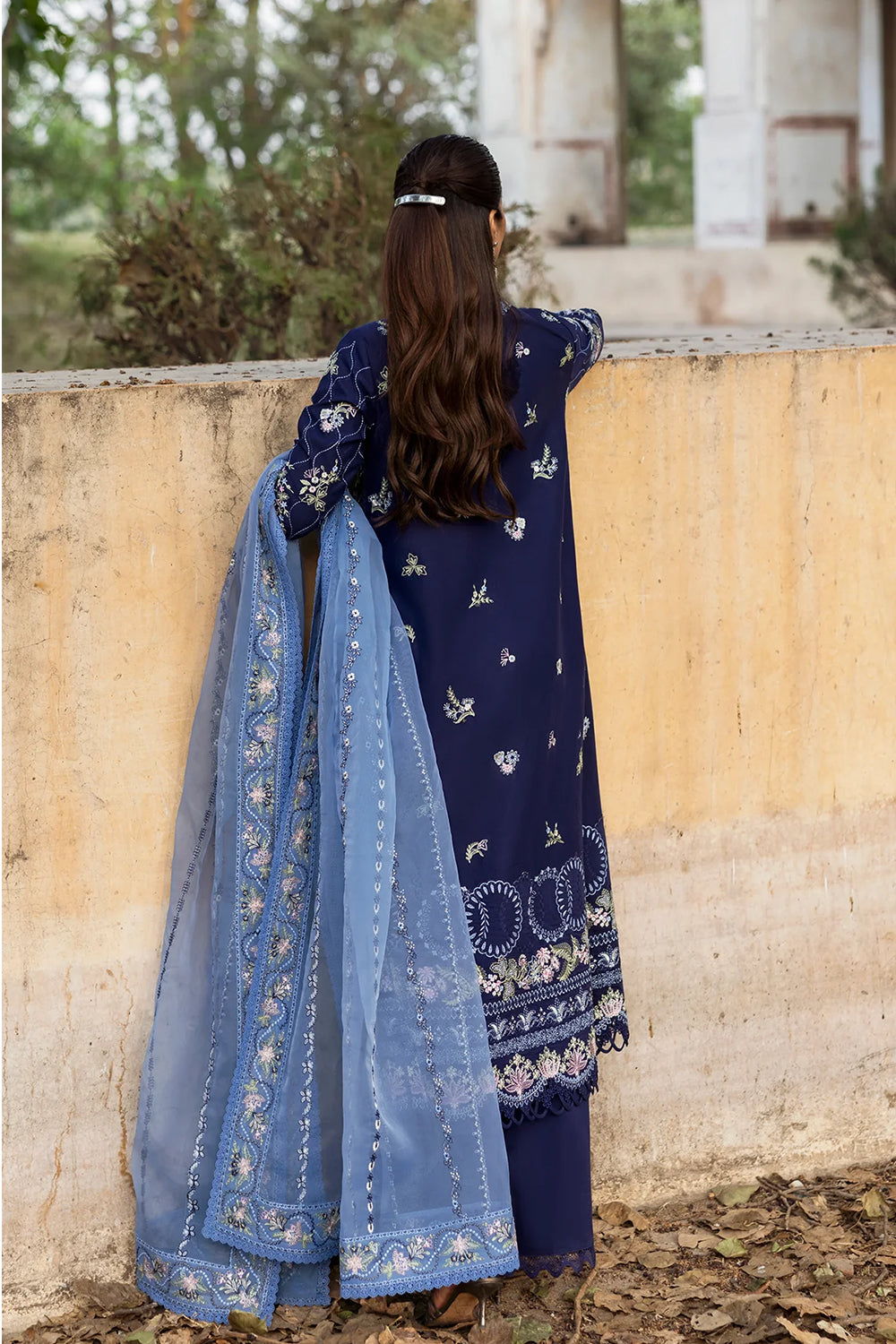 AFROZEH |Shiddat-Mulaqatat Festive Lawn '2025