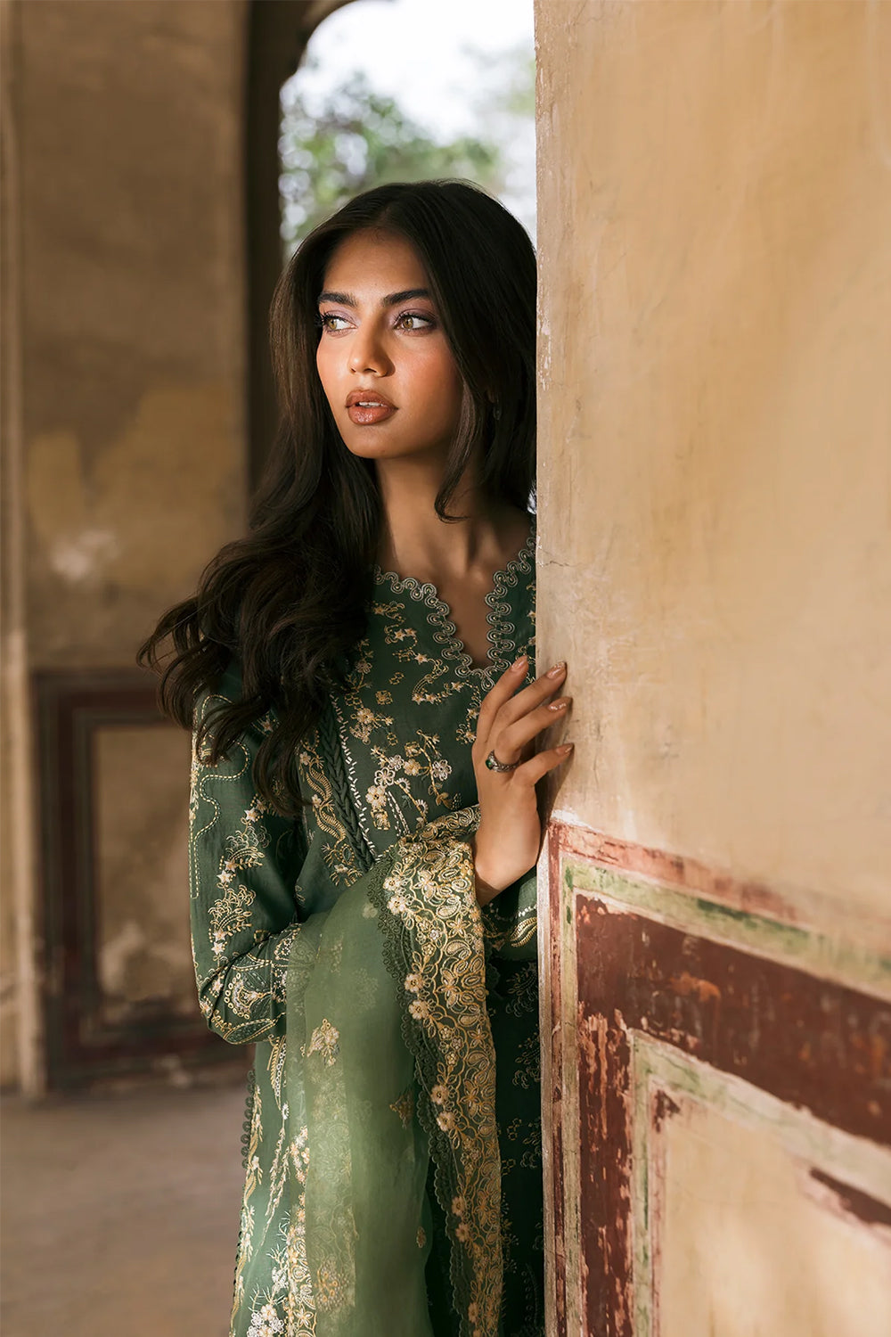 AFROZEH |Waadha- Mulaqatat Festive Lawn '2025