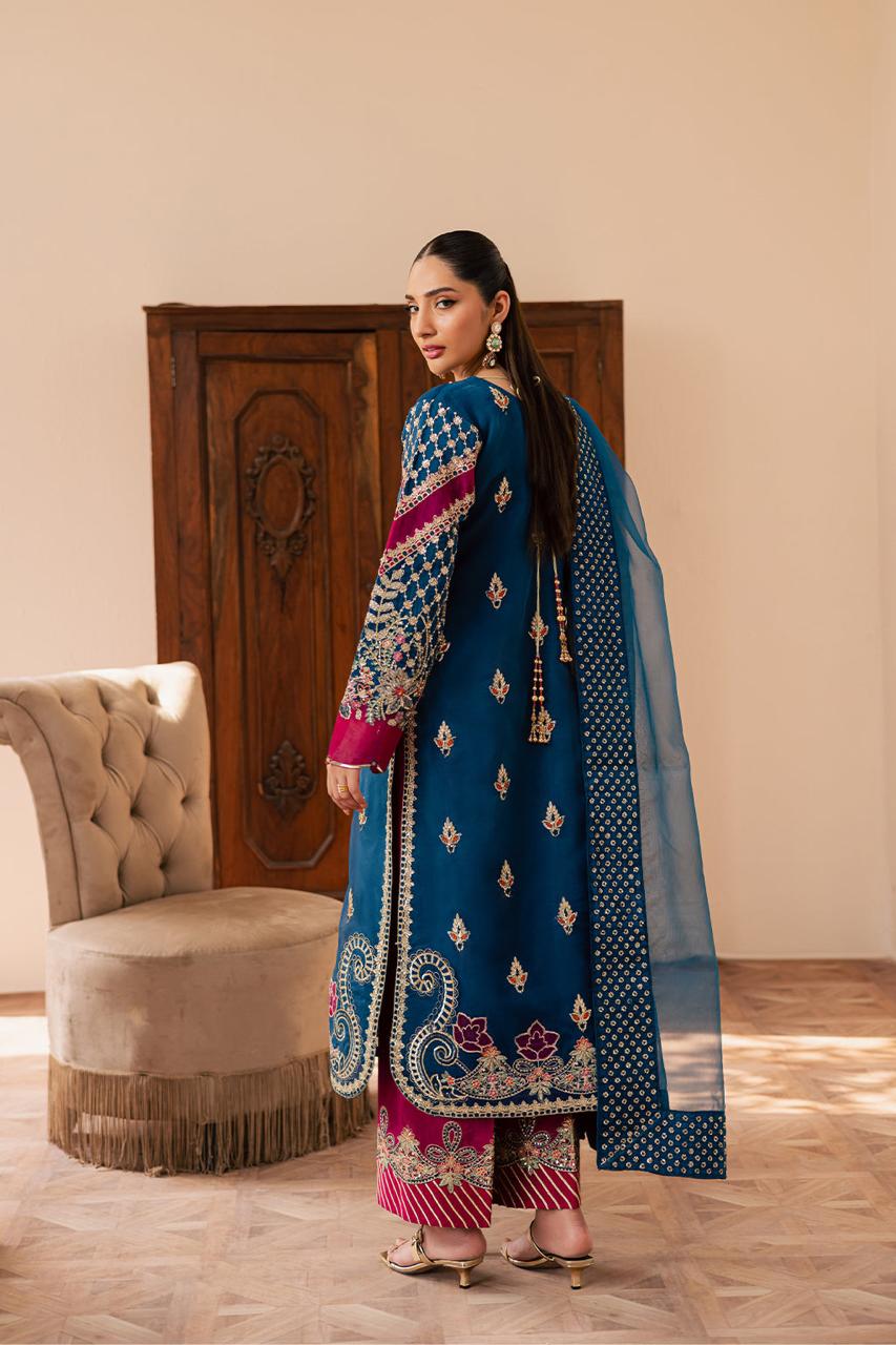 Emaan Adeel|Suave Luxury Formals '25-AVOIR