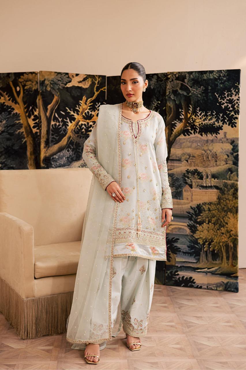Emaan Adeel|Suave Luxury Formals '25-ELAIN