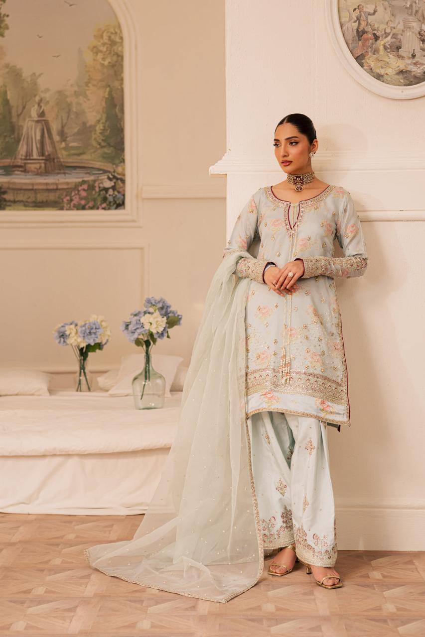 Emaan Adeel|Suave Luxury Formals '25-ELAIN