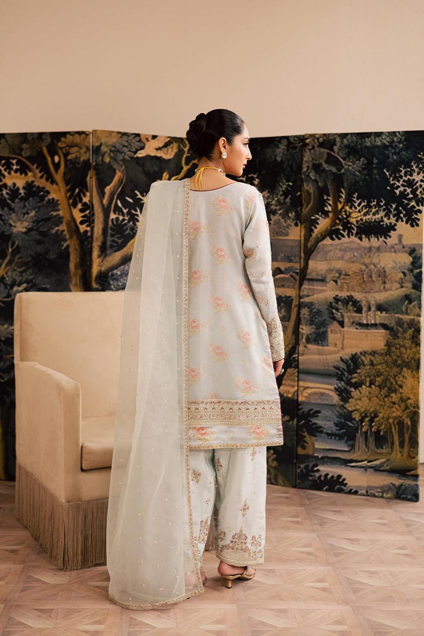 Emaan Adeel|Suave Luxury Formals '25-ELAIN