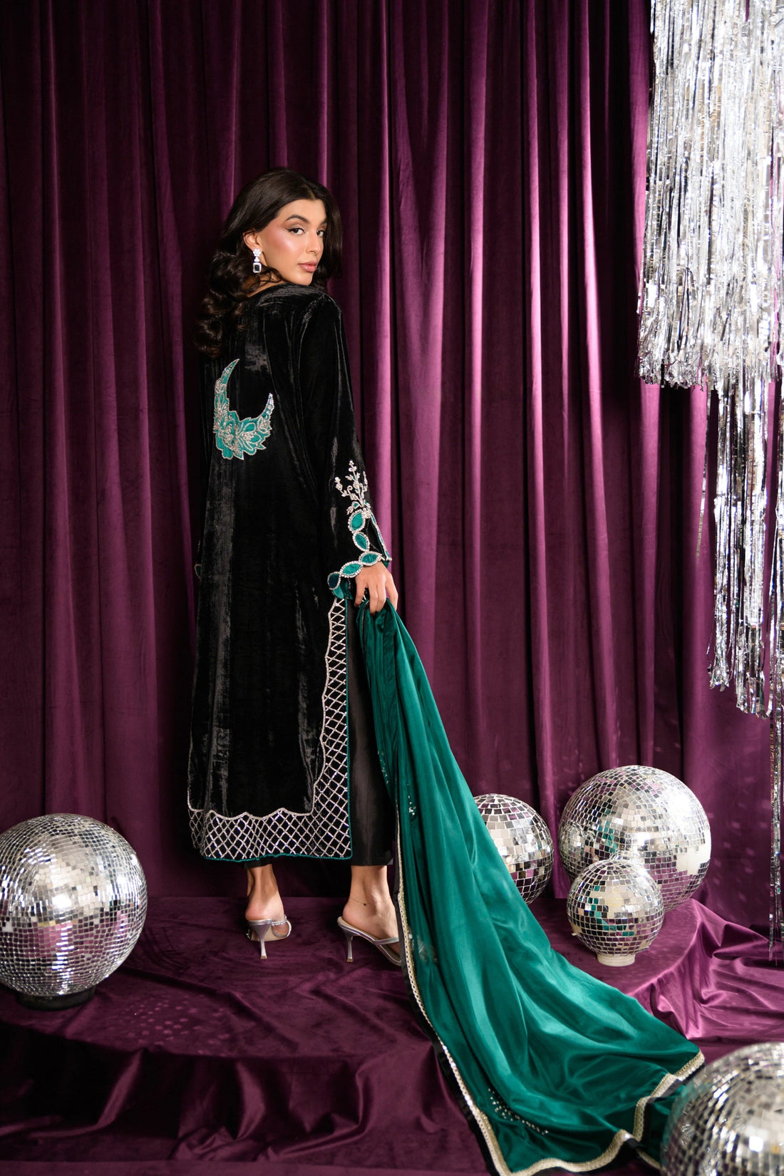 Flairs Studio|Mara Velvet Luxe '25 - Black Pearl