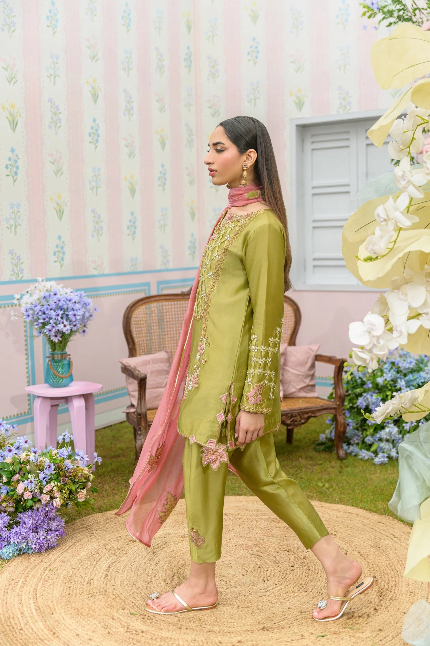 Flairs Studio| Zarayna-Festive Formals '25 - Champagne Toast