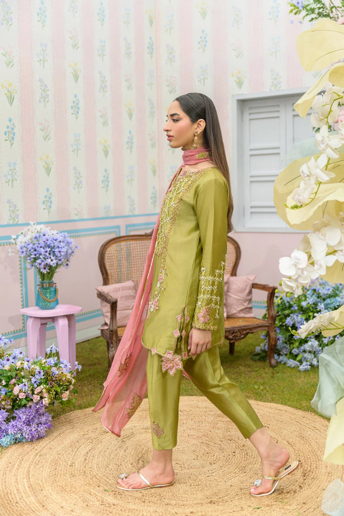 Flairs Studio| Zarayna-Festive Formals '25 - Champagne Toast