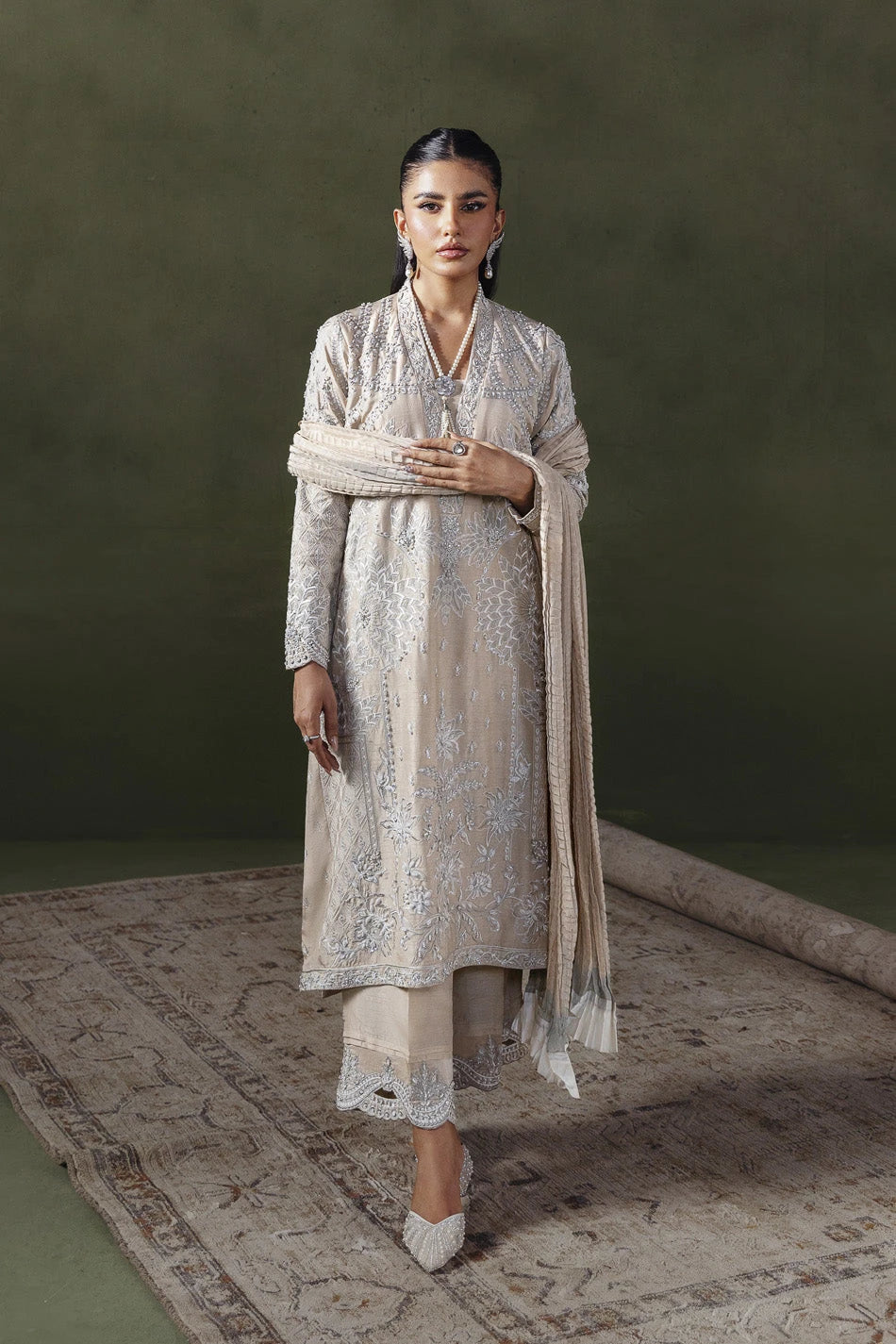 Ammara Khan|Solenne '25 - Ivory Symphony (D-04)