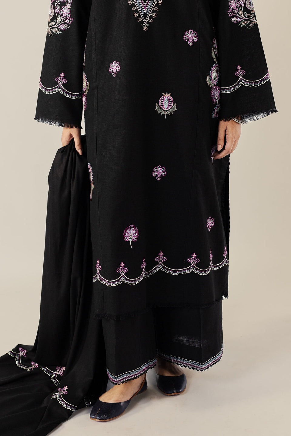 ZARA SHAHJAHAN | PRET A/W 2025 - MIDNIGHT