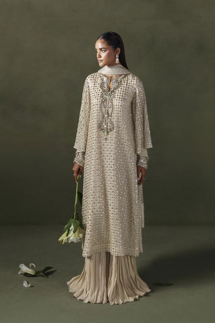 Ammara Khan| Solenne '25 - Mirror Bloom (D-10)