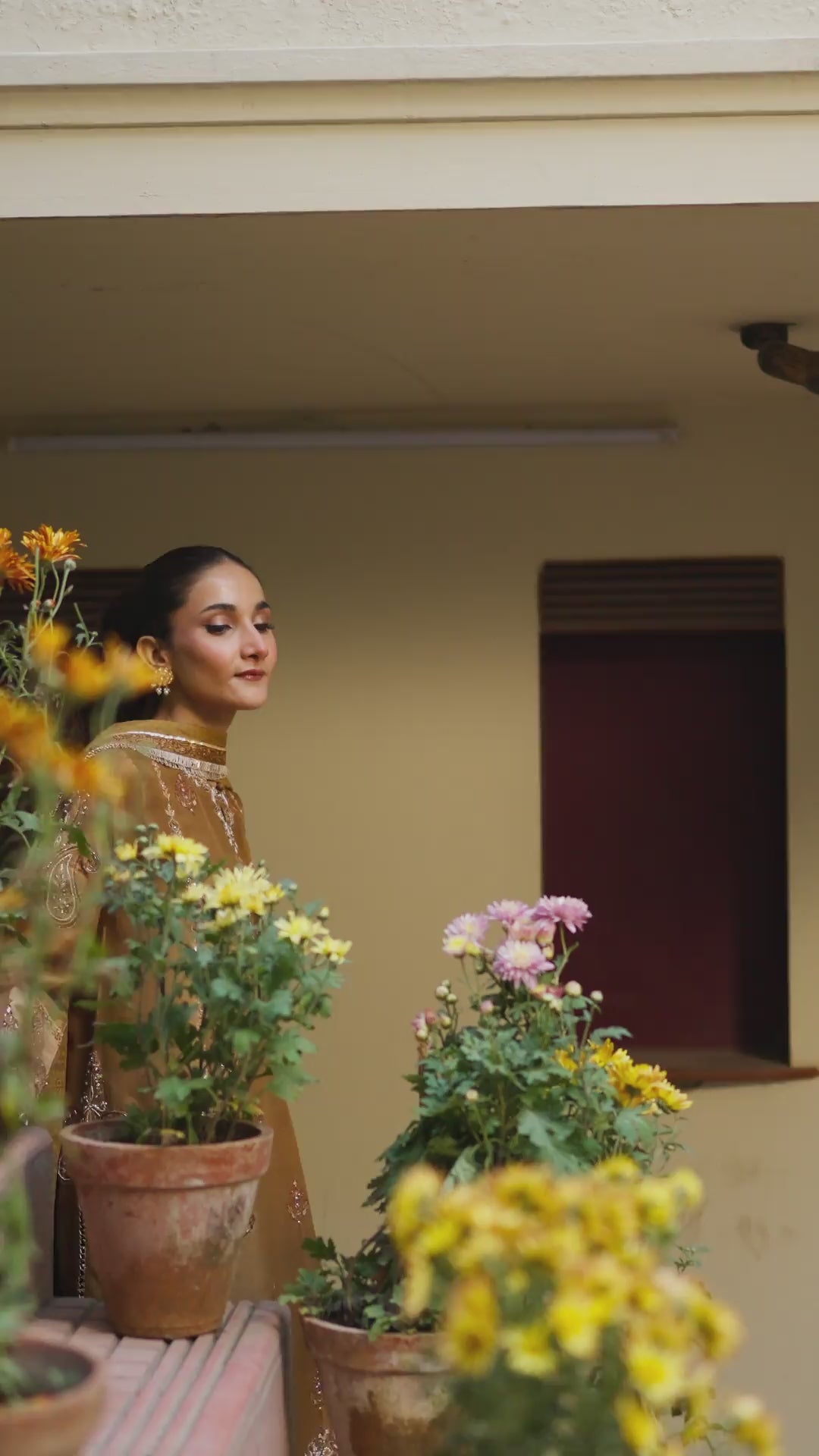 Ansab Jahangir |Nina