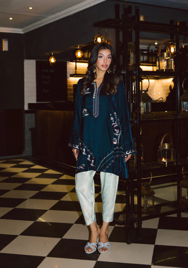 Solids Official| Velvet Luxe '25 - SOPHIE